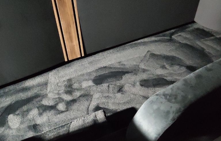Finitions moquette Salle de cinéma privé