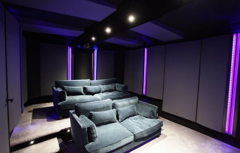 Salle de cinéma privé à la maison