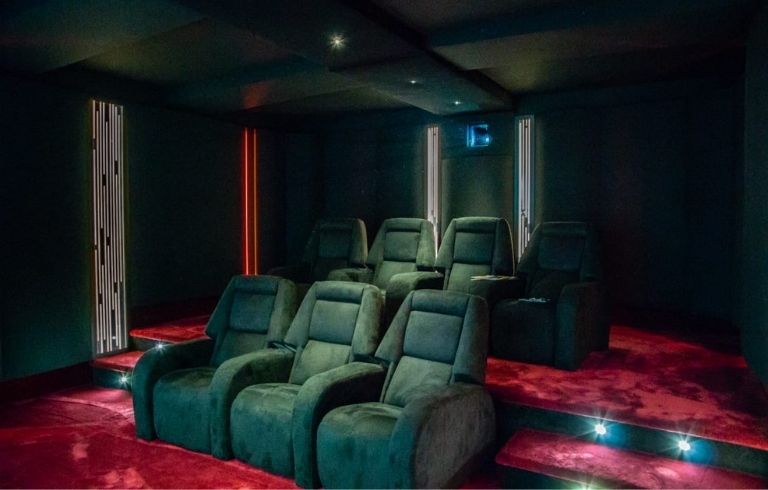 Fauteuils inclinables Salle de cinéma privé